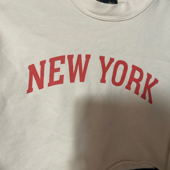 cropped fleece graphic sweatshirt- forever 21 - Picture 4 of 4